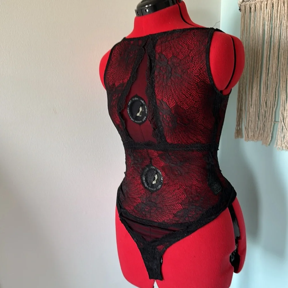 Guess black sheer stretchy lace bodysuit 🖤 - Picture 5 of 5